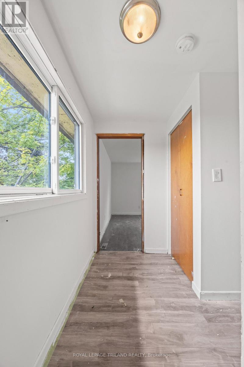 10207 Ivan Drive, Middlesex Centre, ON - Indoor Photo Showing Other Room