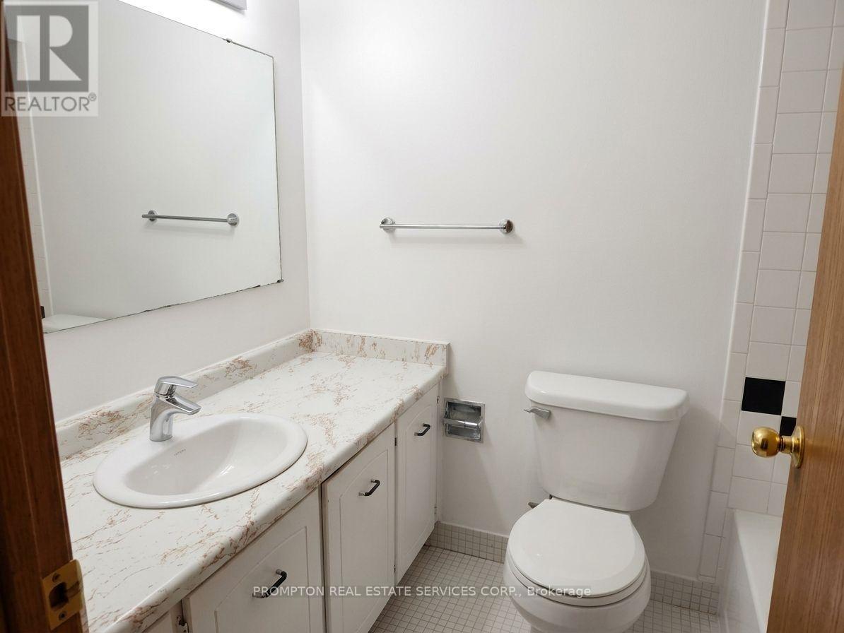 104 - 121 Trudelle Drive, Toronto, ON - Indoor Photo Showing Bathroom