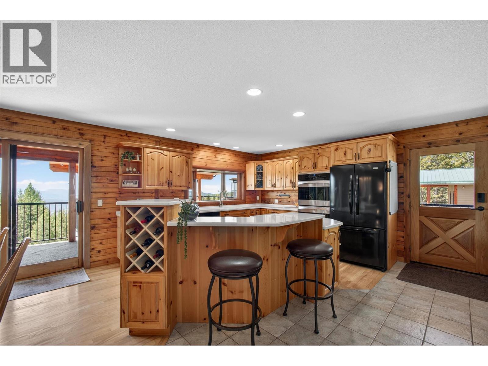 7319 Trapper Court, Kelowna, BC - Indoor Photo Showing Kitchen