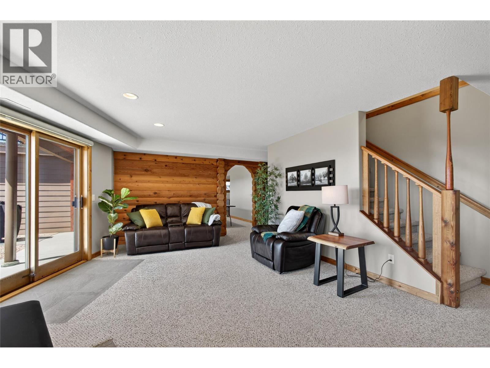 7319 Trapper Court, Kelowna, BC - Indoor