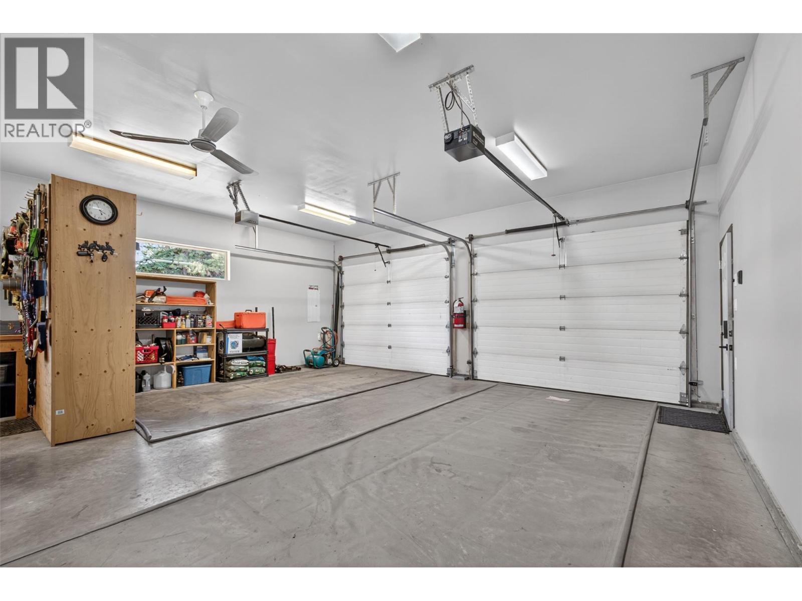 7319 Trapper Court, Kelowna, BC - Indoor Photo Showing Garage