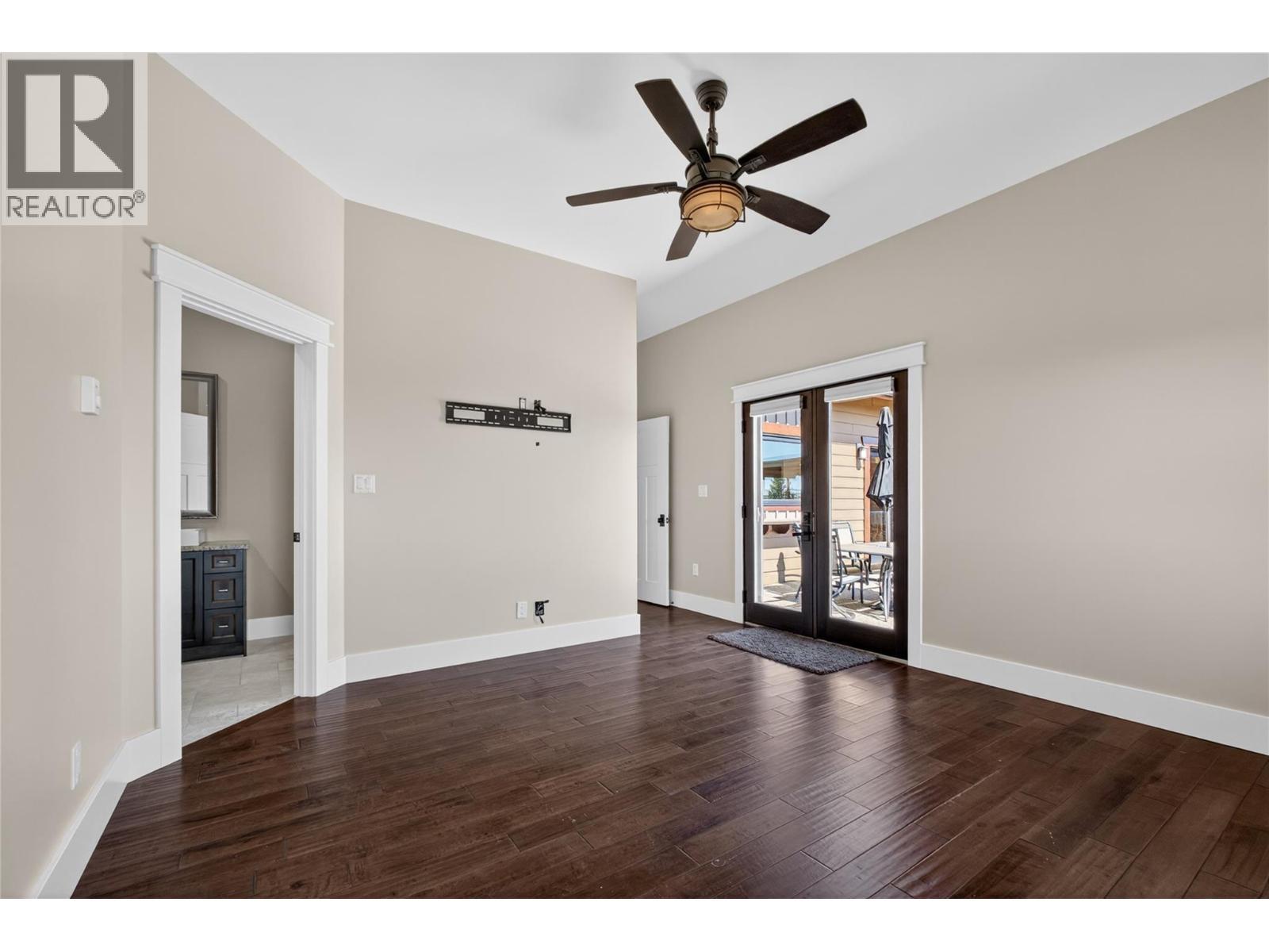 Legal outbuilding with non-conforming kitchen - 7319 Trapper Court, Kelowna, BC - Indoor Photo Showing Other Room