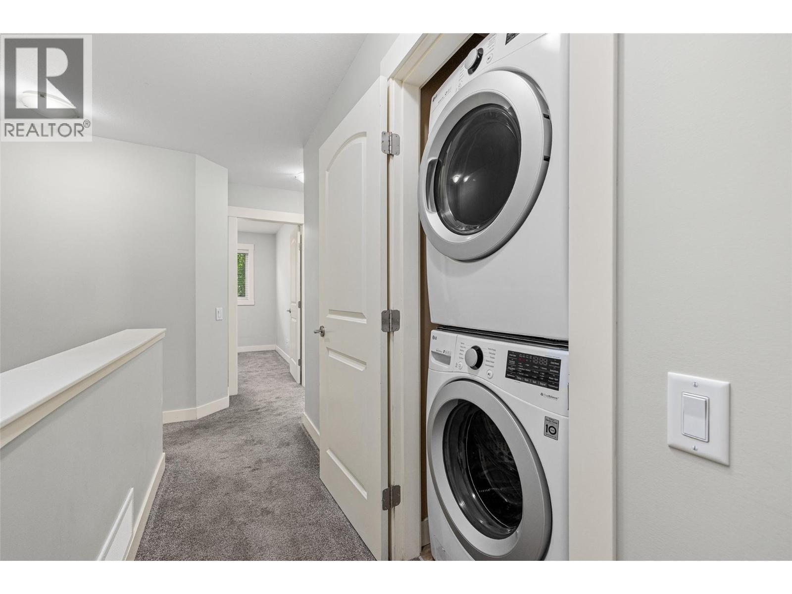 1651 Lynrick Road Unit# 105, Kelowna, BC - Indoor Photo Showing Laundry Room