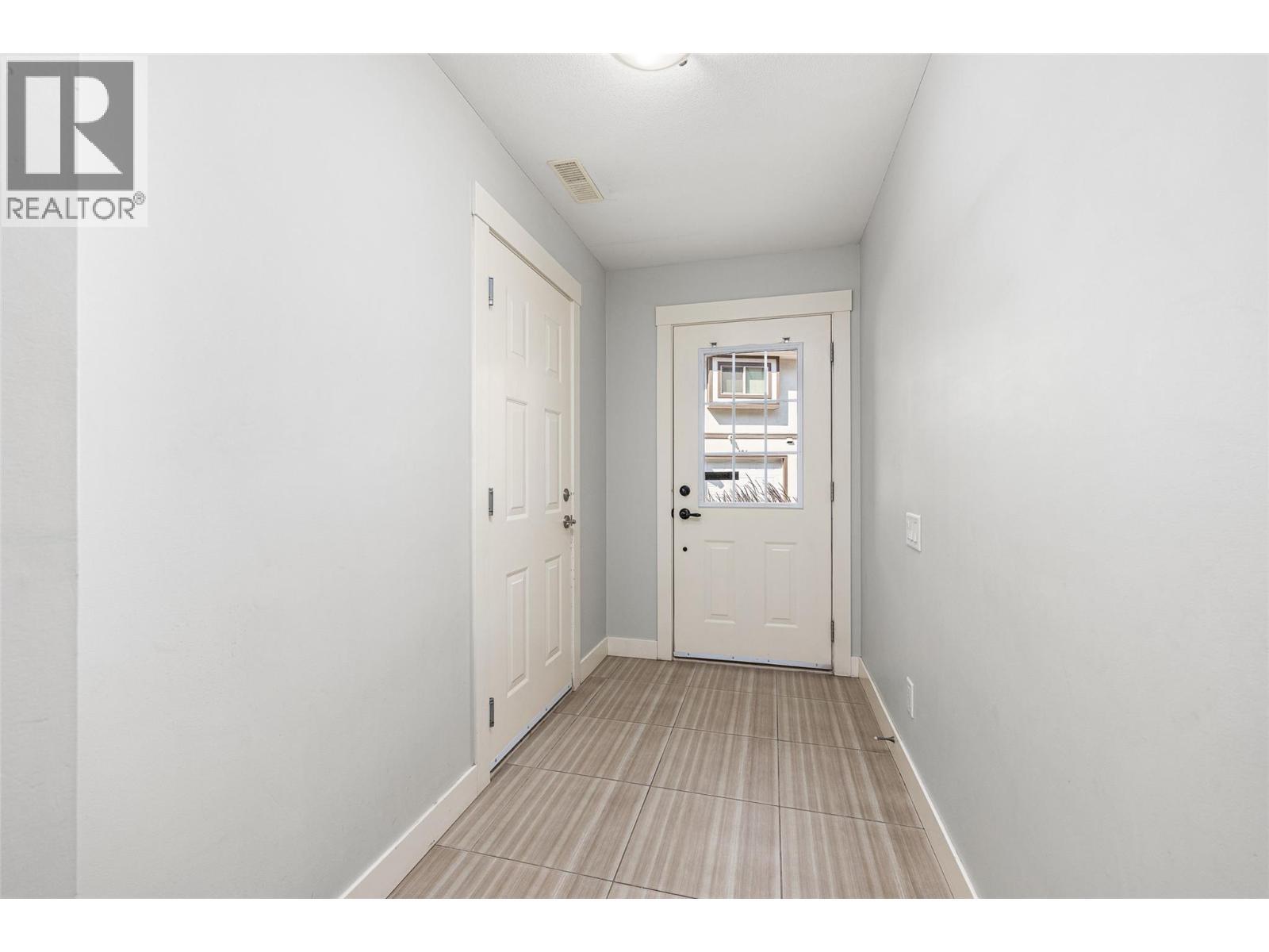 1651 Lynrick Road Unit# 105, Kelowna, BC - Indoor Photo Showing Other Room