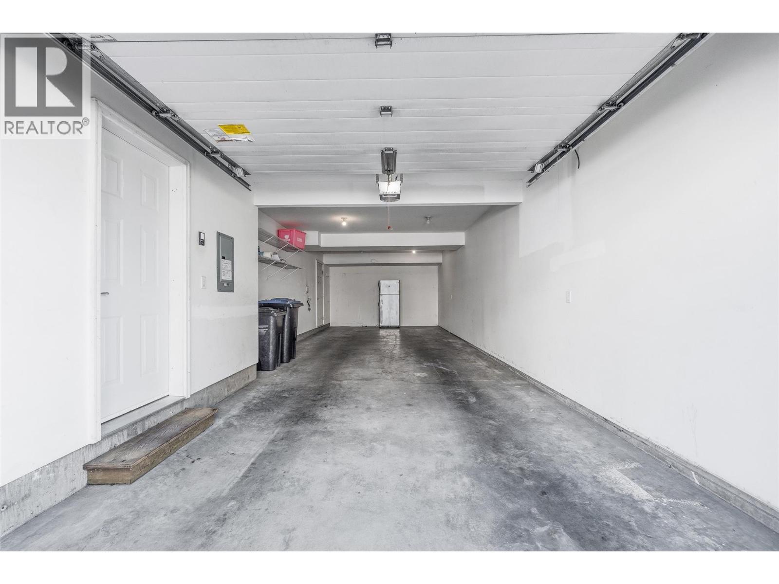 1651 Lynrick Road Unit# 105, Kelowna, BC - Indoor Photo Showing Garage