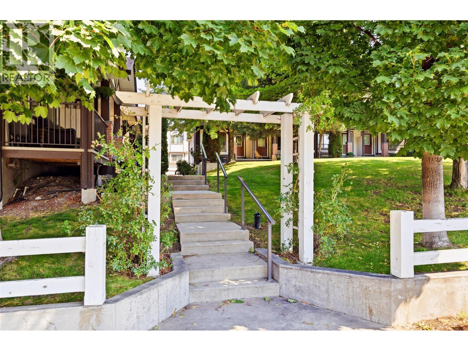 1651 Lynrick Road Unit# 105, Kelowna, BC - Outdoor