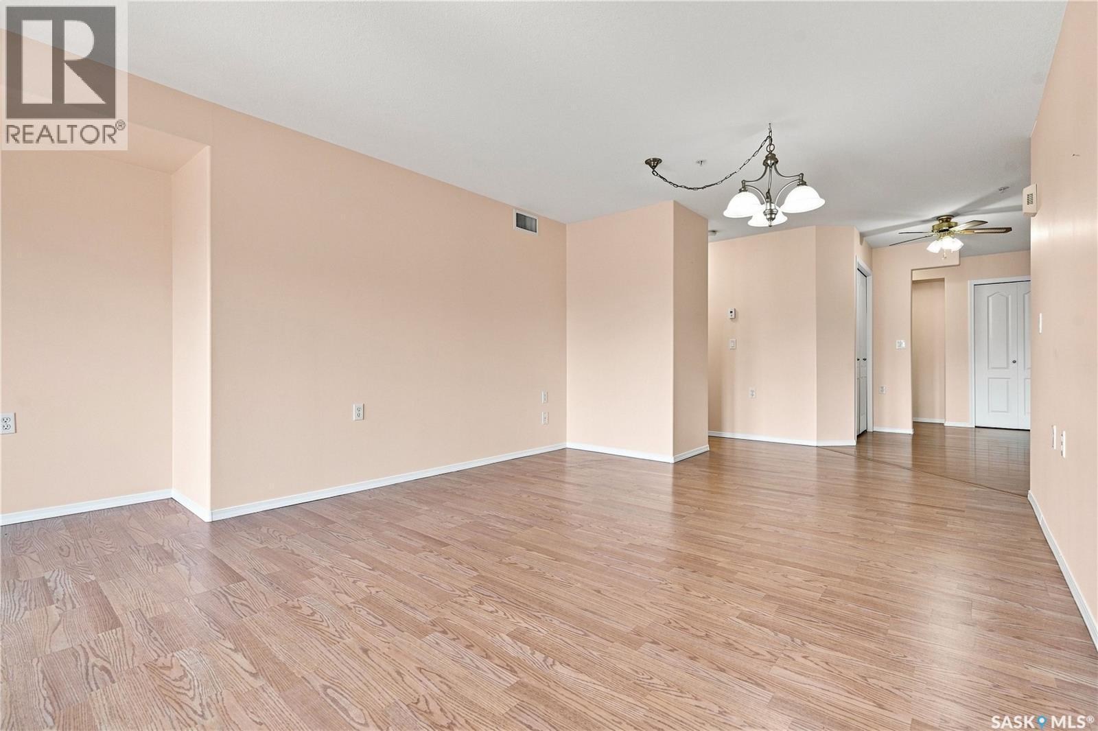 311 1622A Acadia Drive, Saskatoon, SK - Indoor Photo Showing Other Room