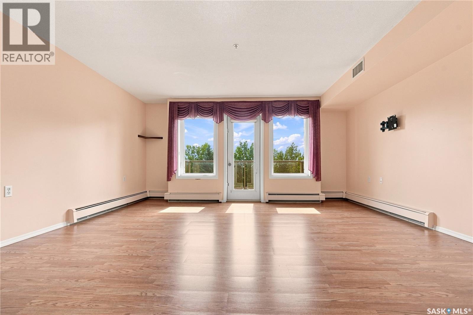 311 1622A Acadia Drive, Saskatoon, SK - Indoor Photo Showing Other Room