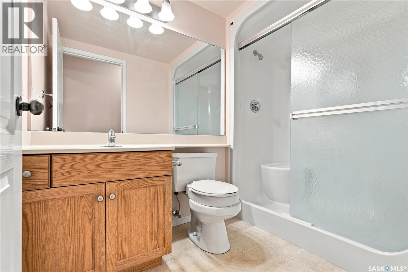 311 1622A Acadia Drive, Saskatoon, SK - Indoor Photo Showing Bathroom