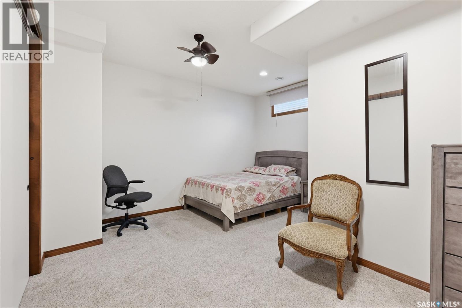 206 Muzyka Road, Saskatoon, SK - Indoor Photo Showing Bedroom