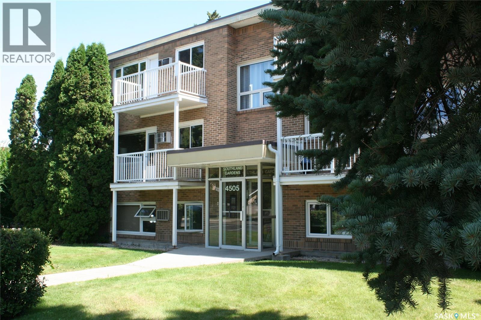 6 4505 Rae Street, Regina, SK - Outdoor With Facade