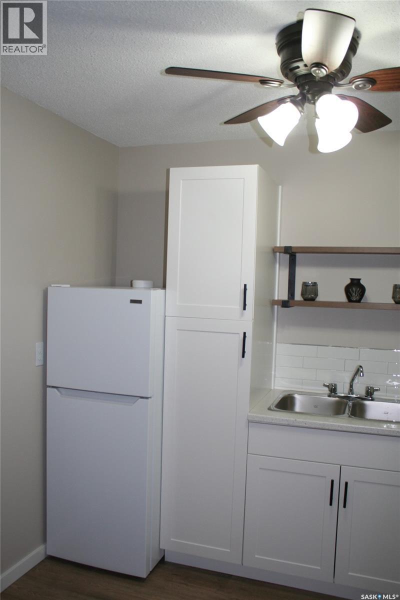 6 4505 Rae Street, Regina, SK - Indoor