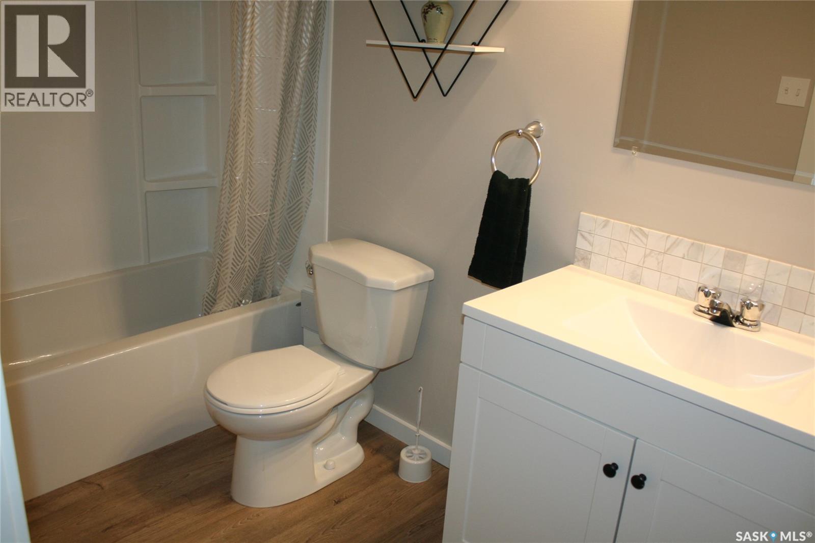 6 4505 Rae Street, Regina, SK - Indoor Photo Showing Bathroom