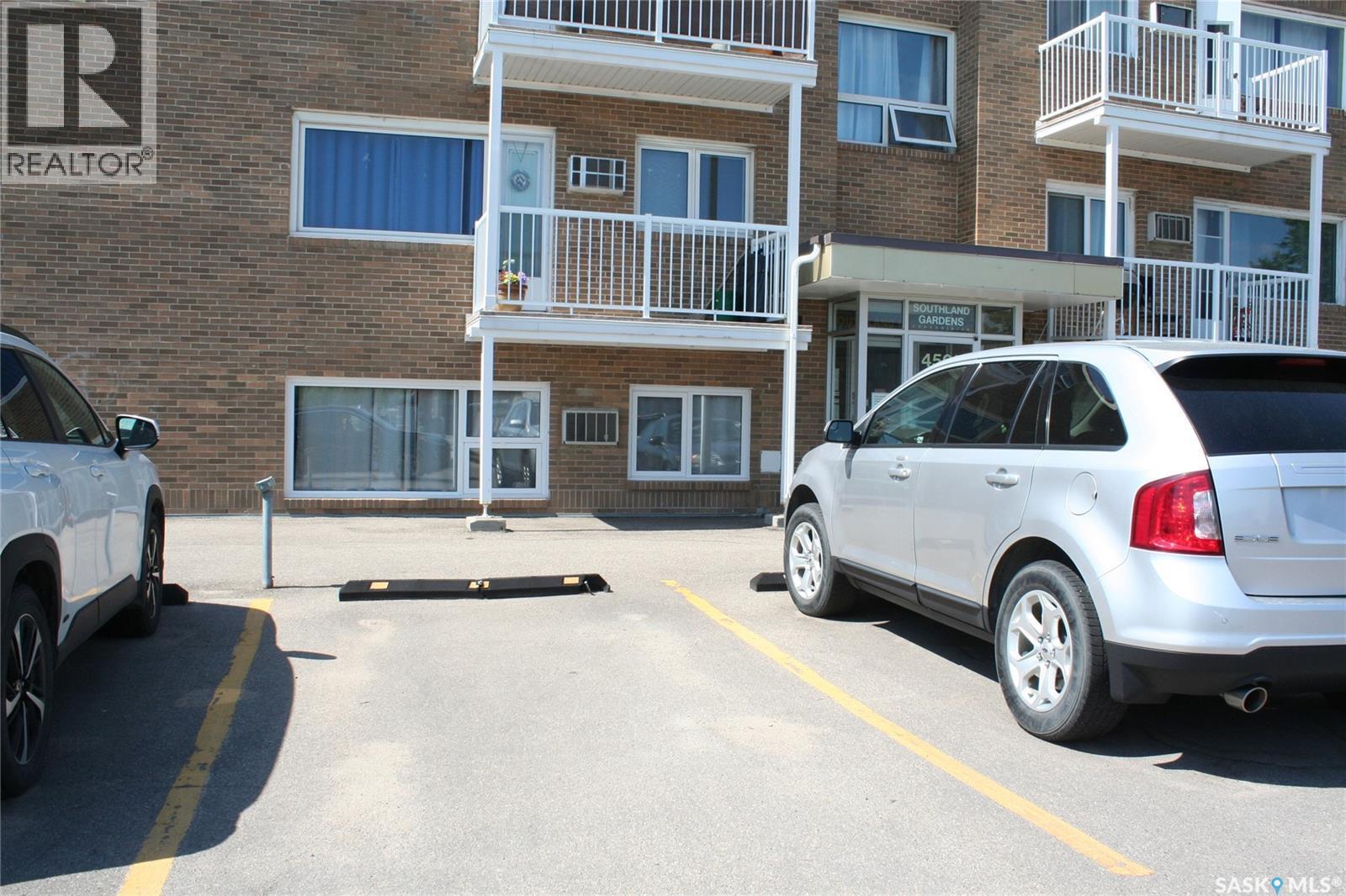 6 4505 Rae Street, Regina, SK - Outdoor