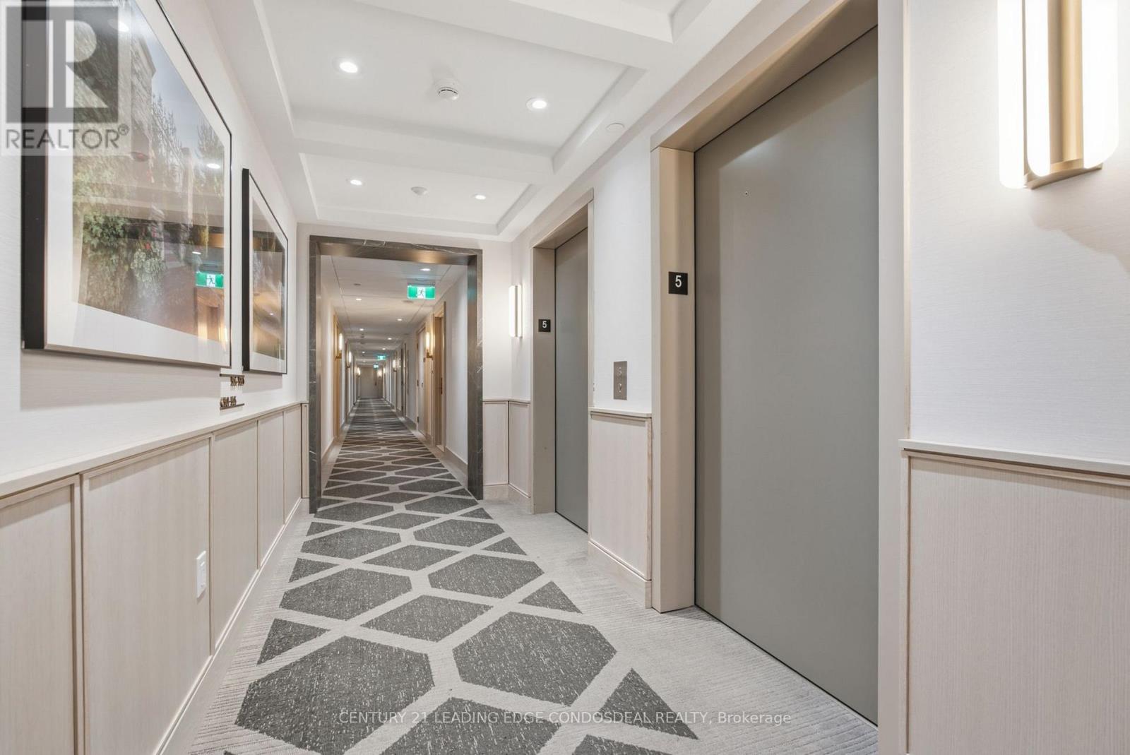 Elevator Hallway - 503 - 1 Strathgowan Avenue, Toronto, ON - Indoor Photo Showing Other Room