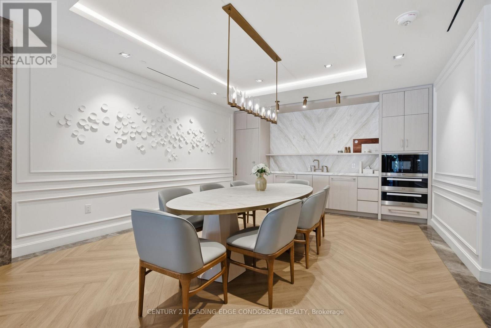 Building Dinning room Reservable - 503 - 1 Strathgowan Avenue, Toronto, ON - Indoor Photo Showing Dining Room
