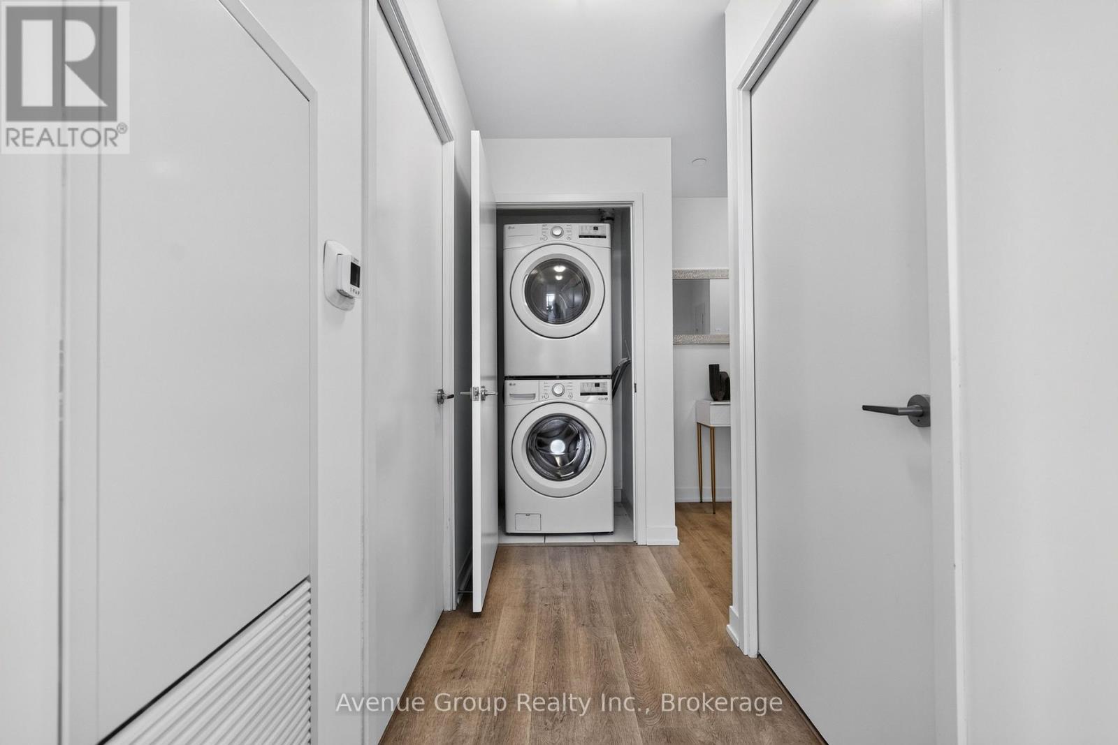 1011 - 292 Verdale Crossing, Markham, ON - Indoor Photo Showing Laundry Room