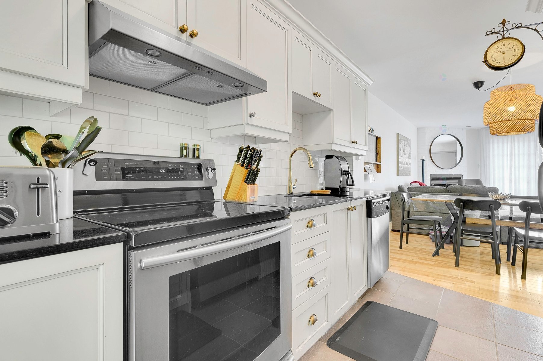 Cuisine - 743A Rue Principale, Saint-Sauveur, QC - Indoor Photo Showing Kitchen With Upgraded Kitchen