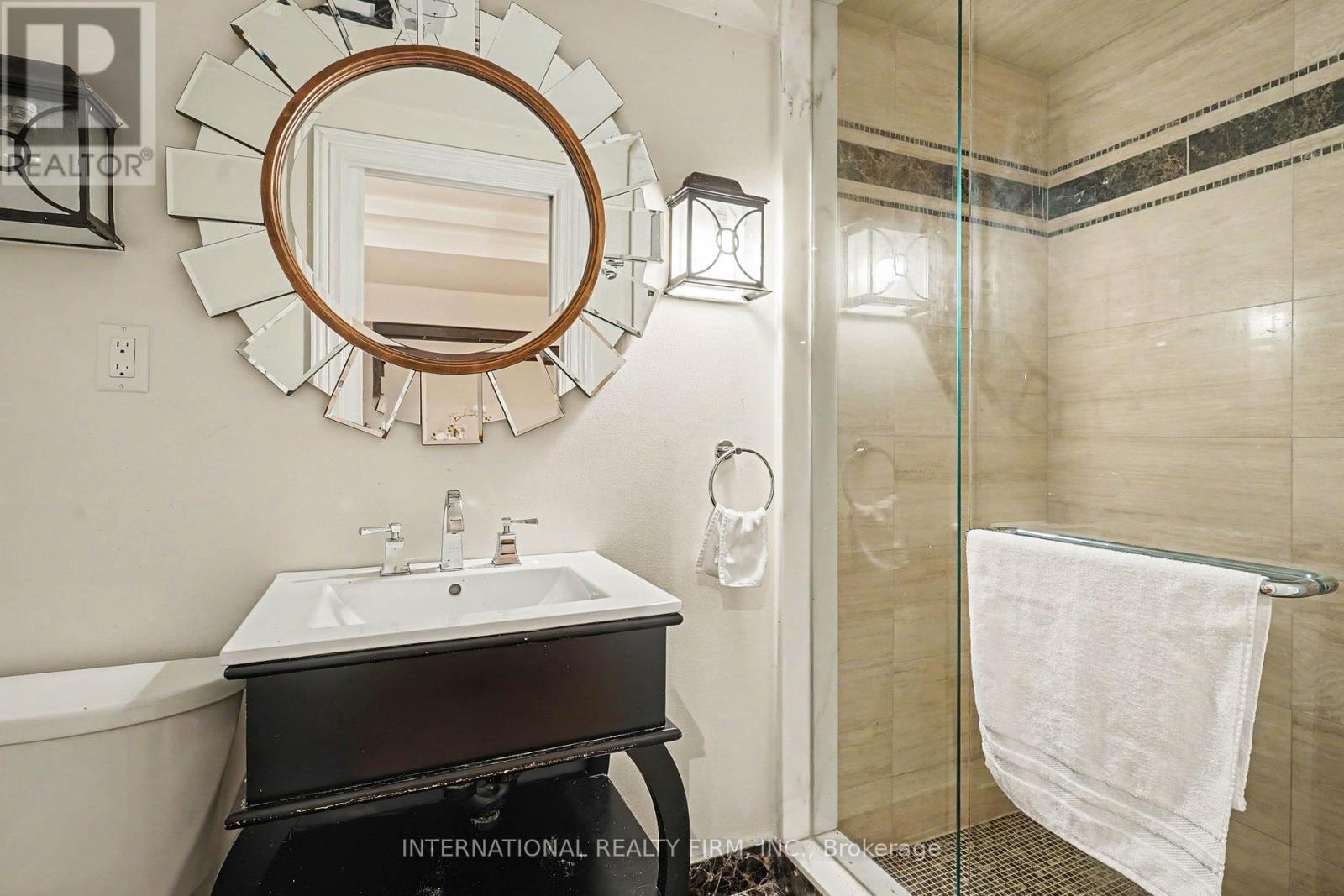 5240 Elmridge Drive, Mississauga, ON - Indoor Photo Showing Bathroom
