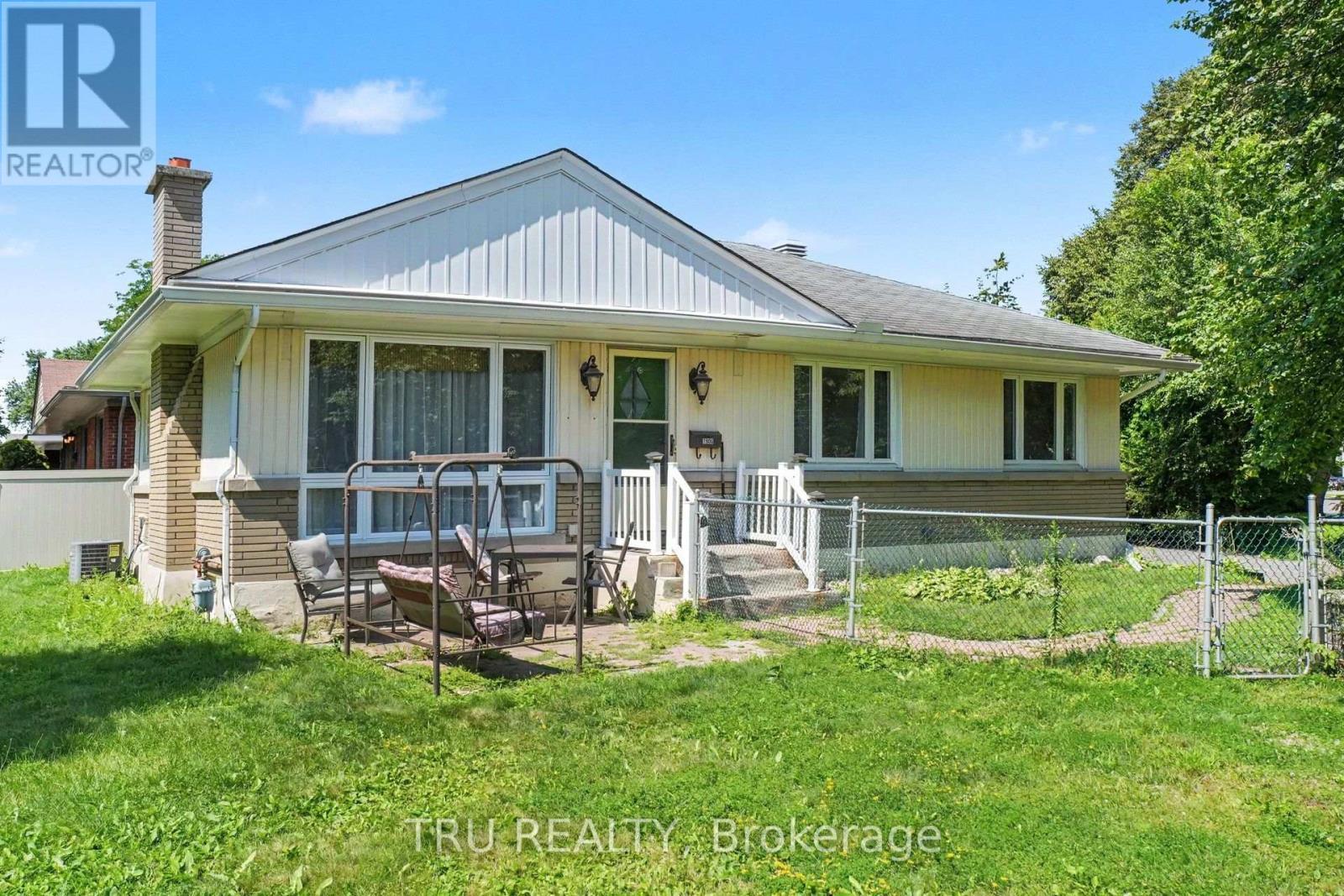 1908 Saunderson Drive, Ottawa, ON - Outdoor With Deck Patio Veranda