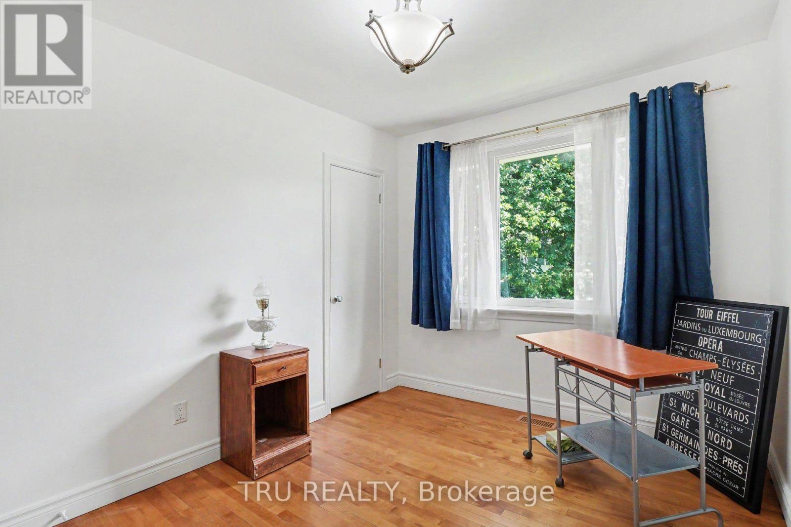 1908 Saunderson Drive, Ottawa, ON - Indoor