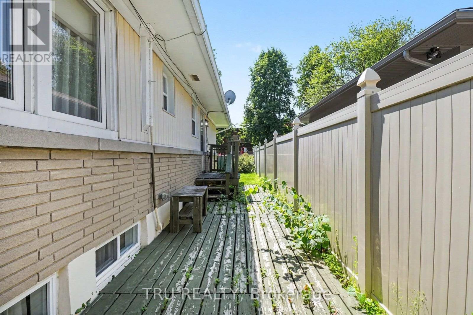 1908 Saunderson Drive, Ottawa, ON - Outdoor With Deck Patio Veranda With Exterior