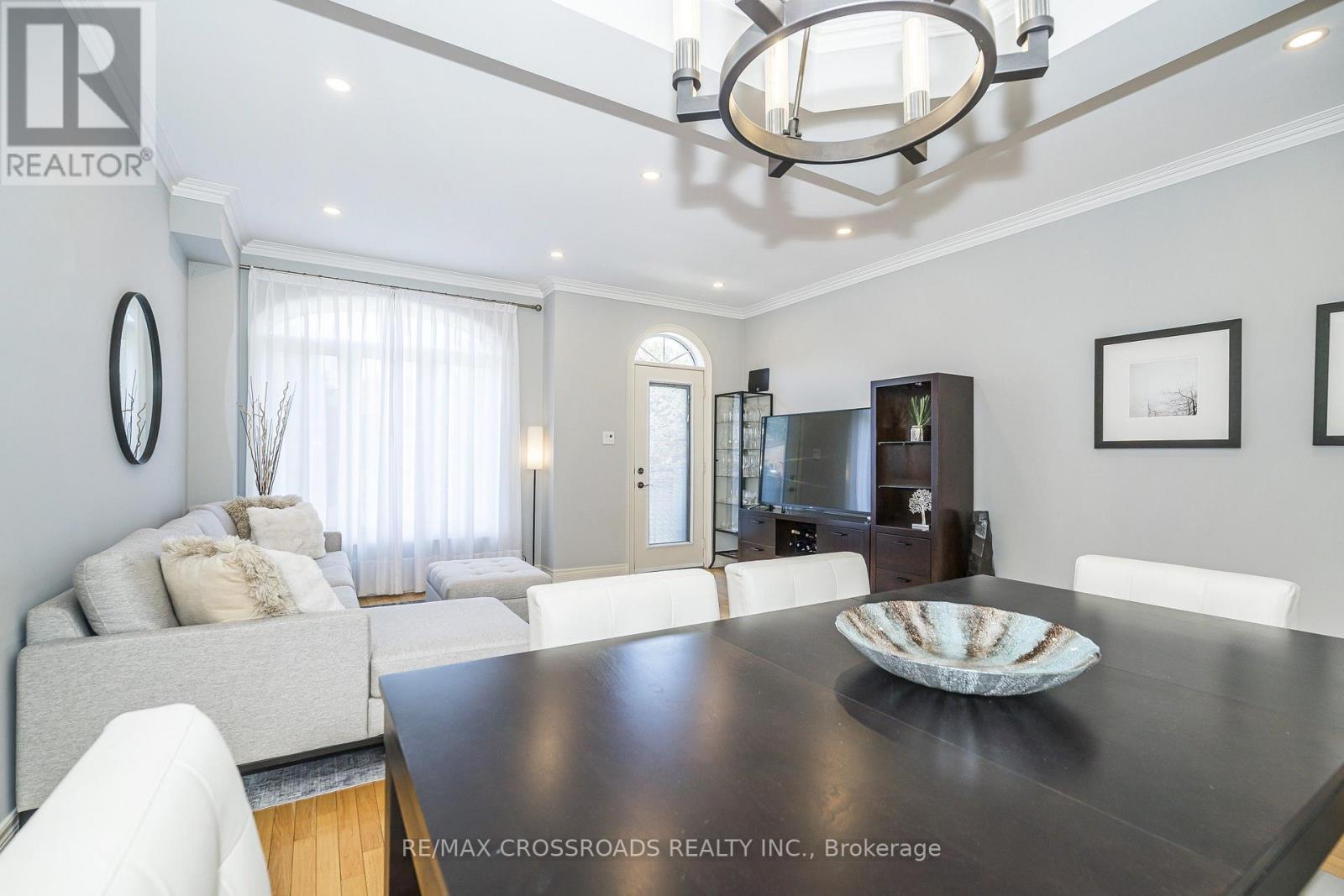 Custom Lighting - 21A Brian Drive, Toronto, ON - Indoor Photo Showing Dining Room