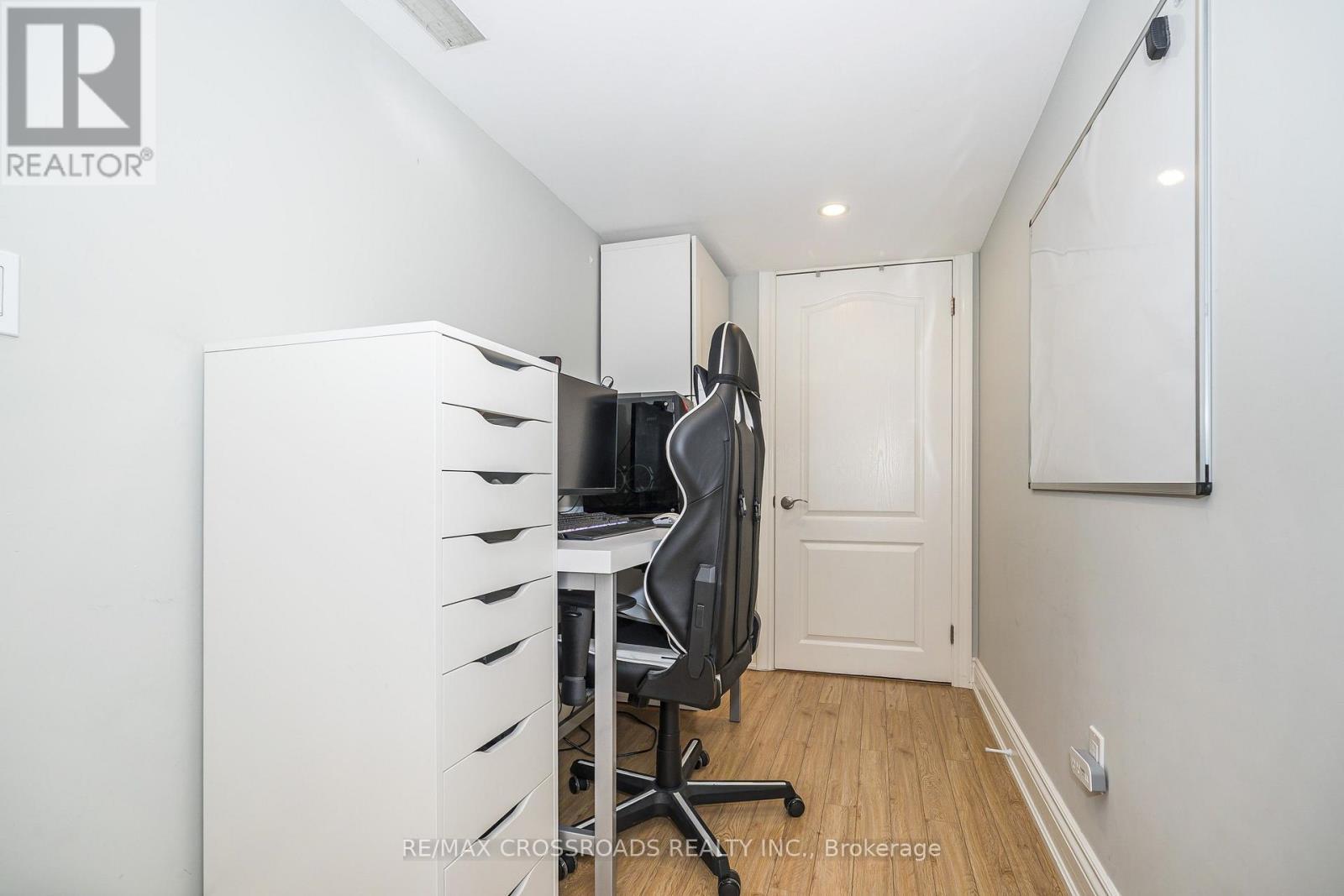 Office Space & Storage - 21A Brian Drive, Toronto, ON - Indoor Photo Showing Office