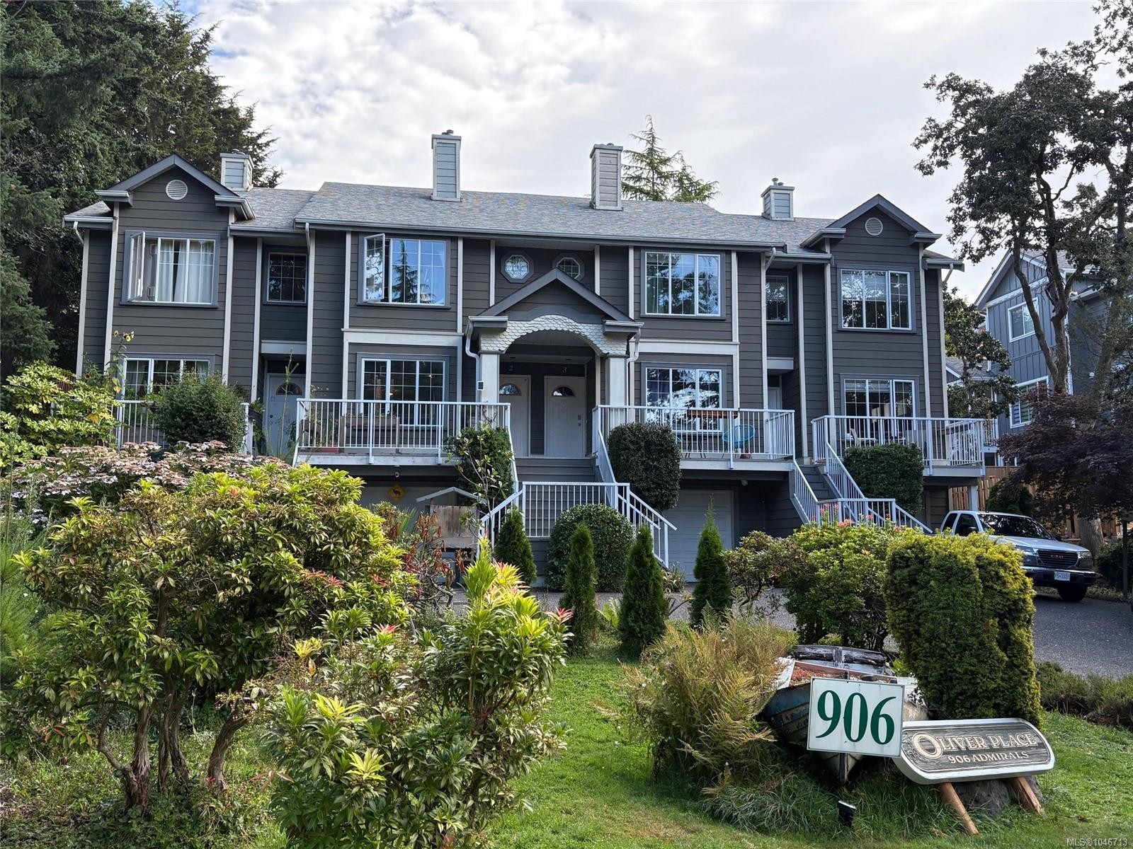 #2-906 Admirals Rd, Esquimalt, BC