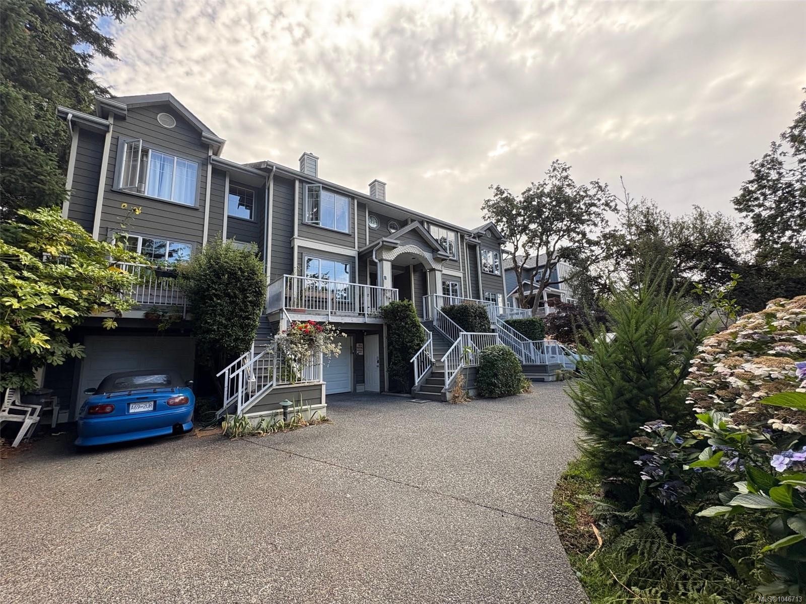 #2-906 Admirals Rd, Esquimalt, BC