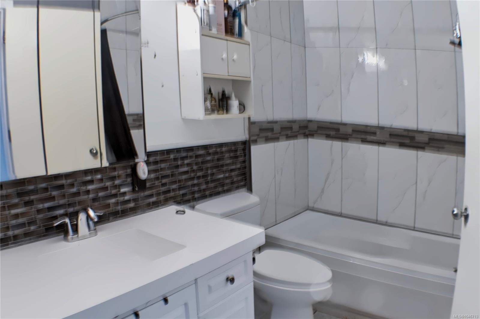 #2-906 Admirals Rd, Esquimalt, BC