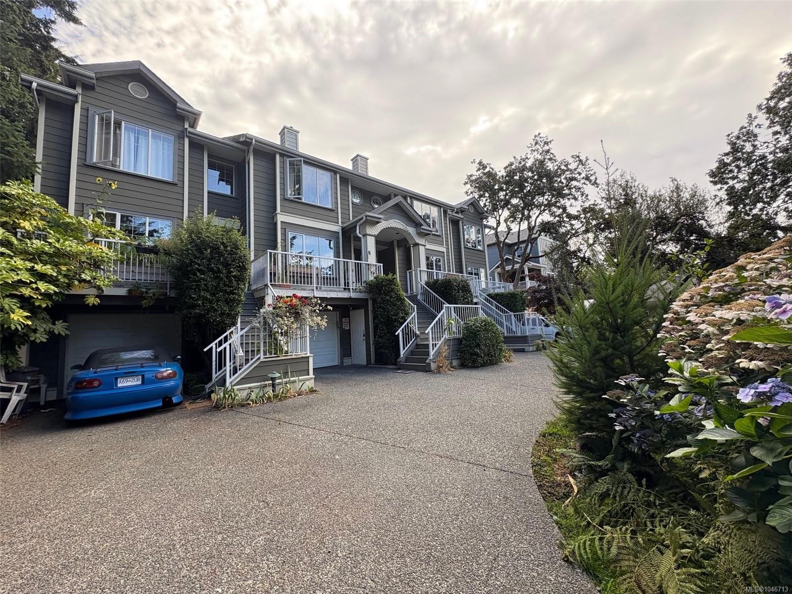 #2-906 Admirals Rd, Esquimalt, BC