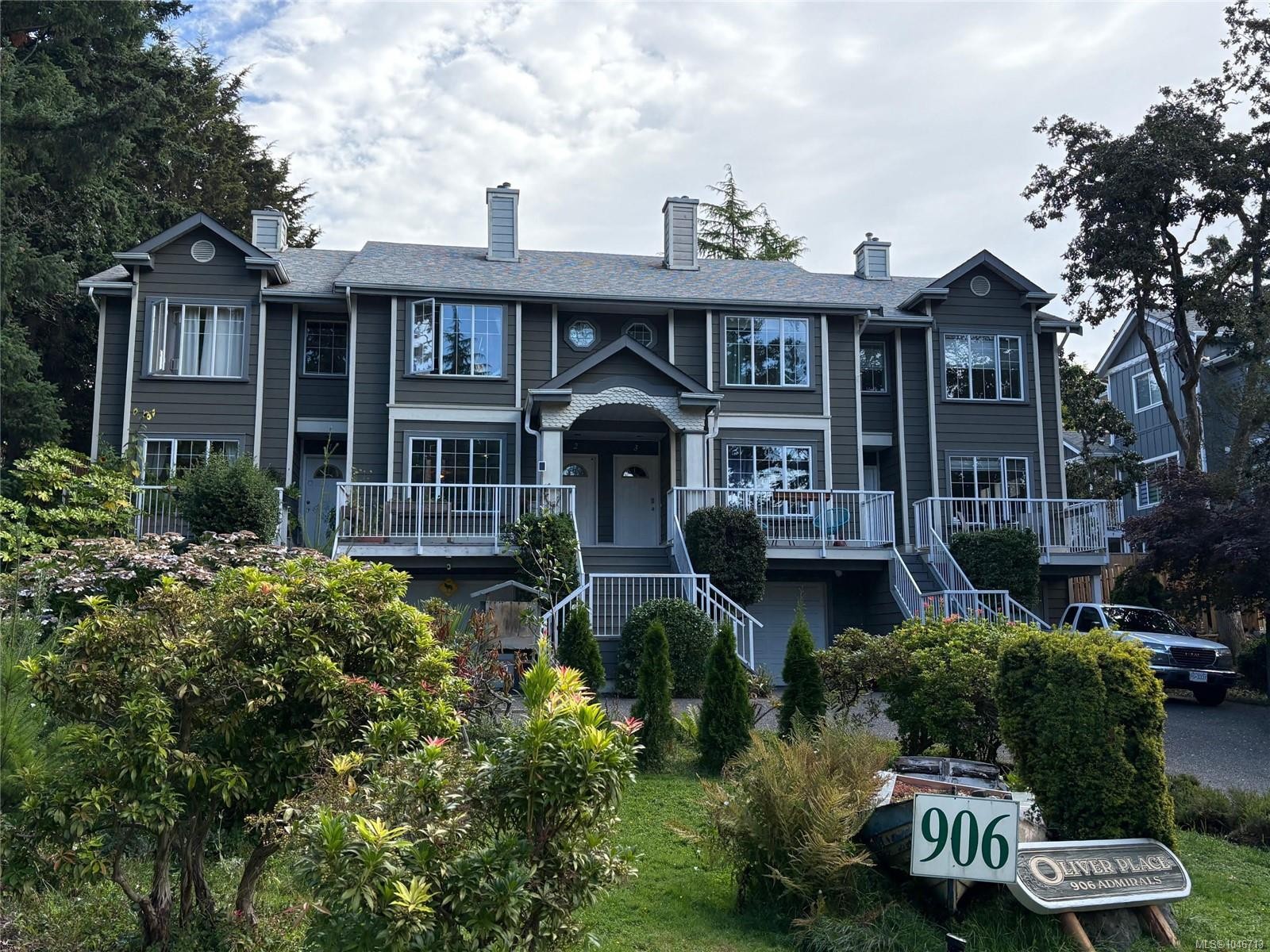 #2-906 Admirals Rd, Esquimalt, BC