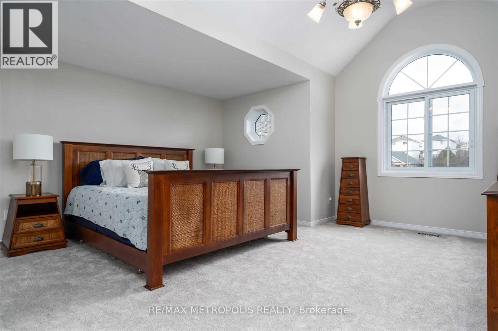 472 Hidden Creek Drive, Kitchener, ON - Indoor Photo Showing Bedroom