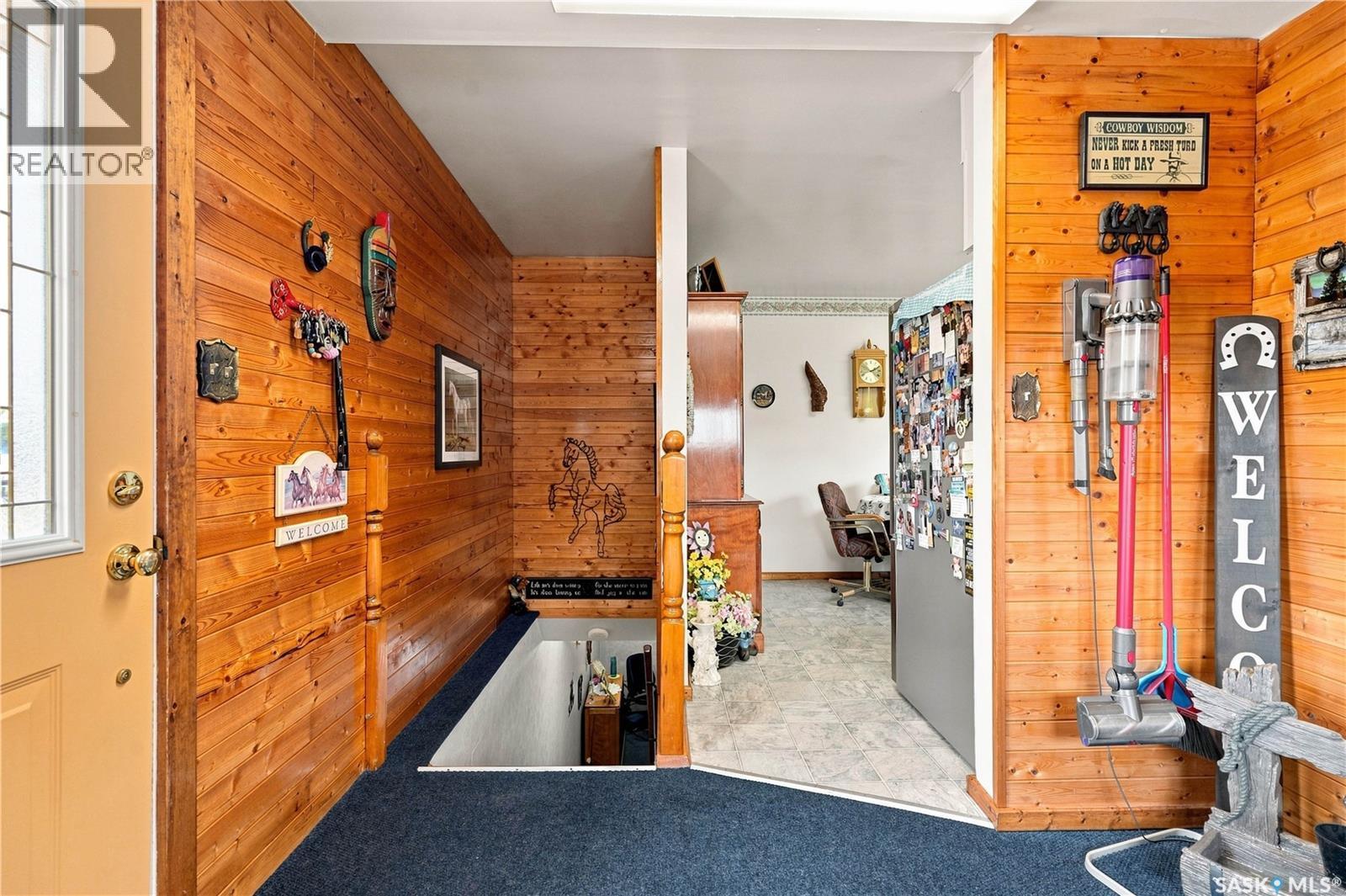 Blue Acreage, Corman Park Rm No. 344, SK - Indoor