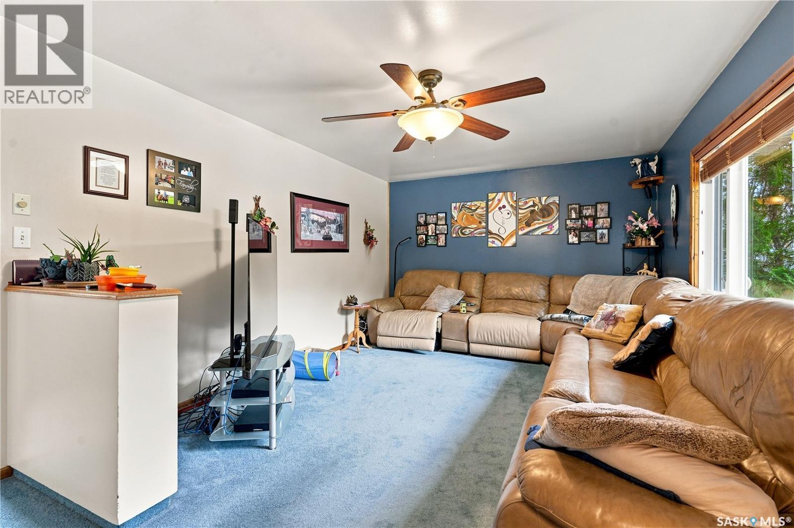 Blue Acreage, Corman Park Rm No. 344, SK - Indoor