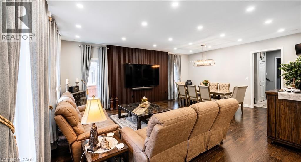 49 Scots Pine Trail, Kitchener, ON - Indoor Photo Showing Living Room