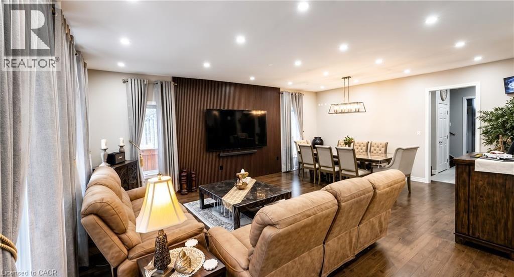 49 Scots Pine Trail, Kitchener, ON - Indoor Photo Showing Living Room