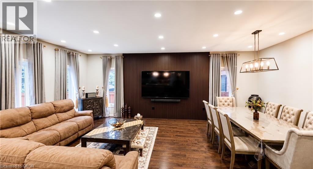 49 Scots Pine Trail, Kitchener, ON - Indoor Photo Showing Living Room