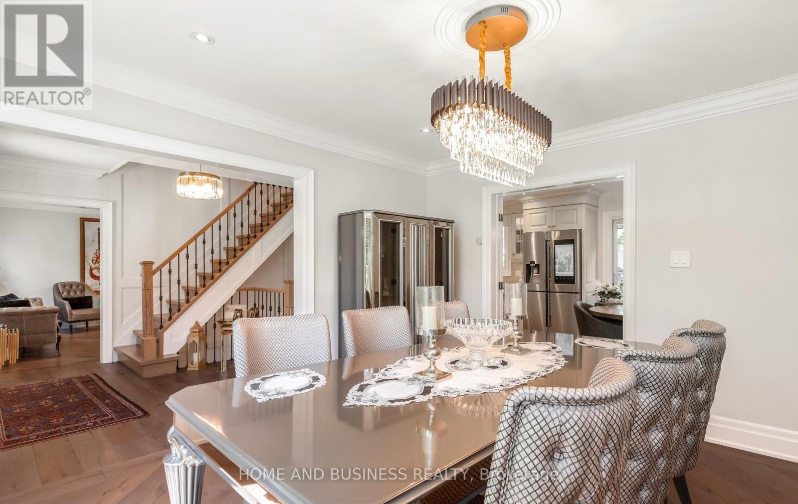 1335 Mississauga Road, Mississauga, ON - Indoor Photo Showing Dining Room