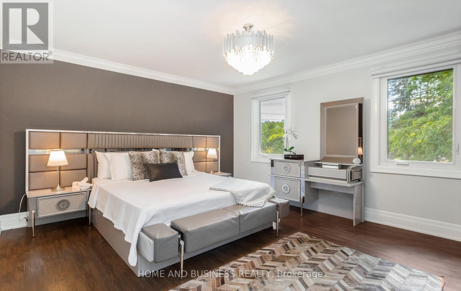 1335 Mississauga Road, Mississauga, ON - Indoor Photo Showing Bedroom