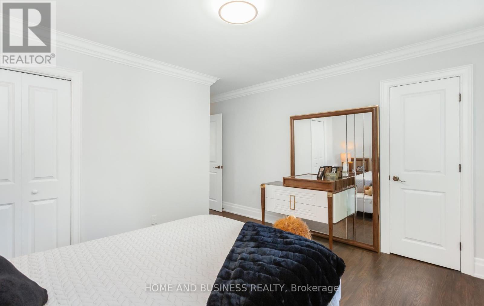 1335 Mississauga Road, Mississauga, ON - Indoor Photo Showing Bedroom