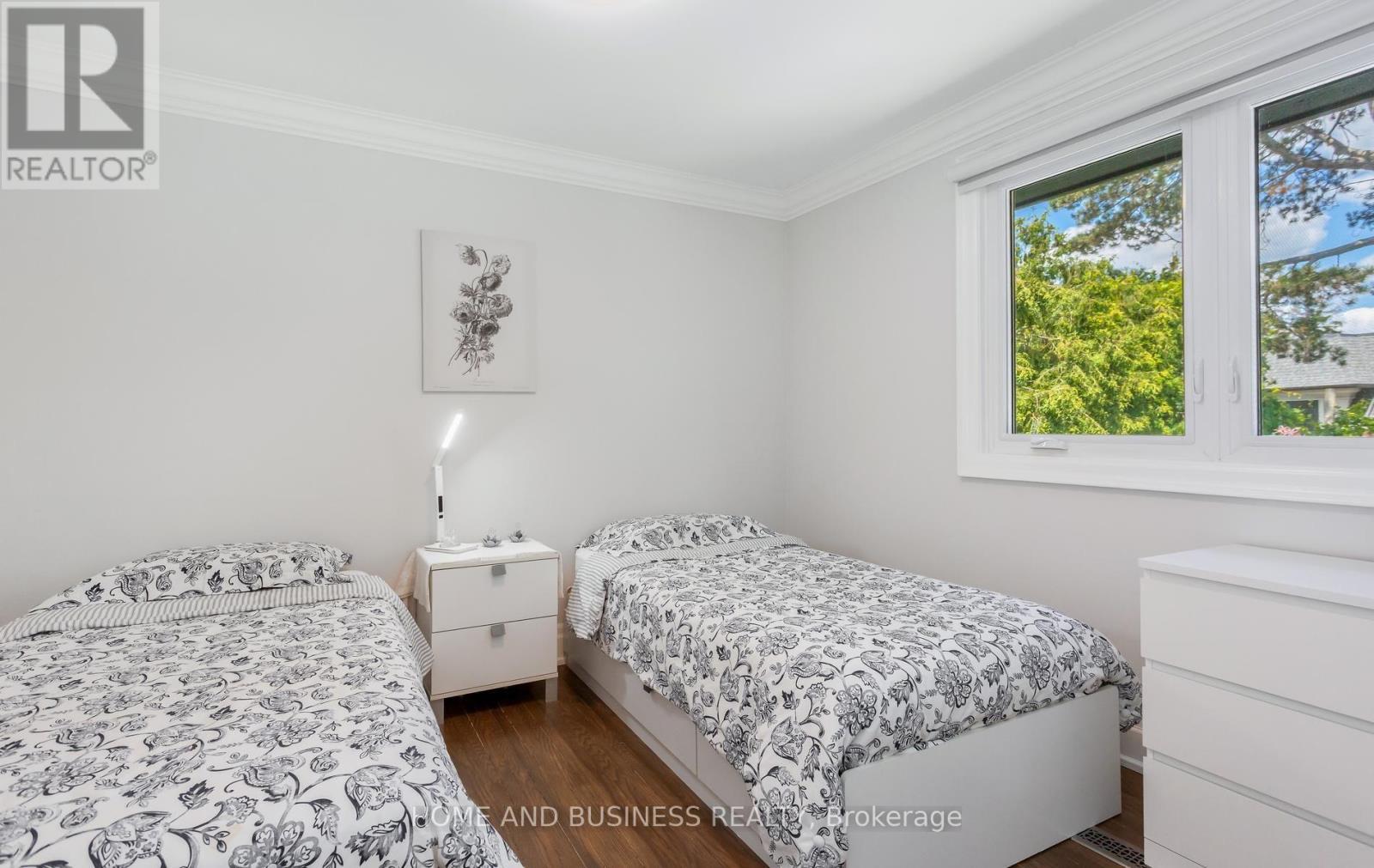 1335 Mississauga Road, Mississauga, ON - Indoor Photo Showing Bedroom