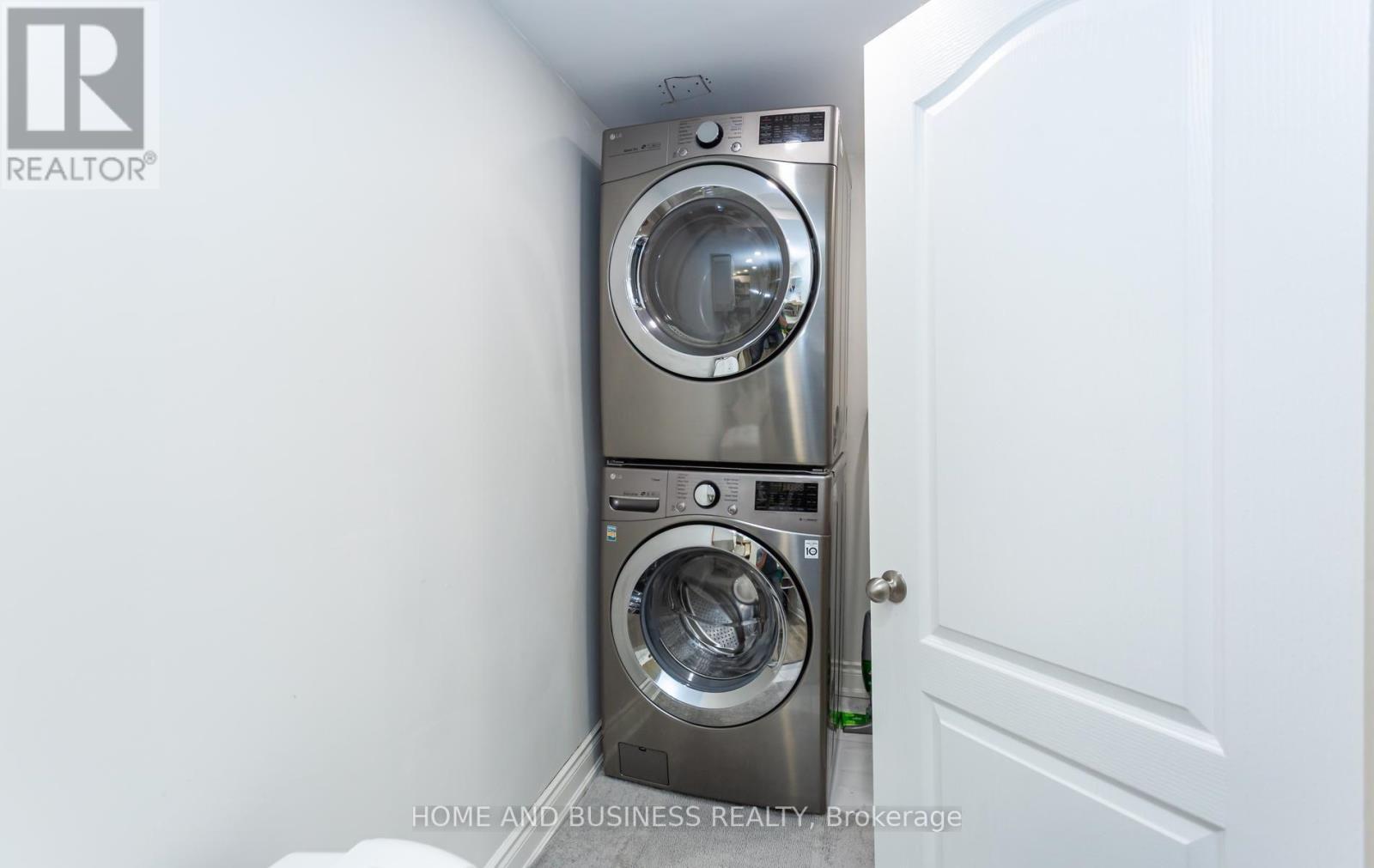 1335 Mississauga Road, Mississauga, ON - Indoor Photo Showing Laundry Room