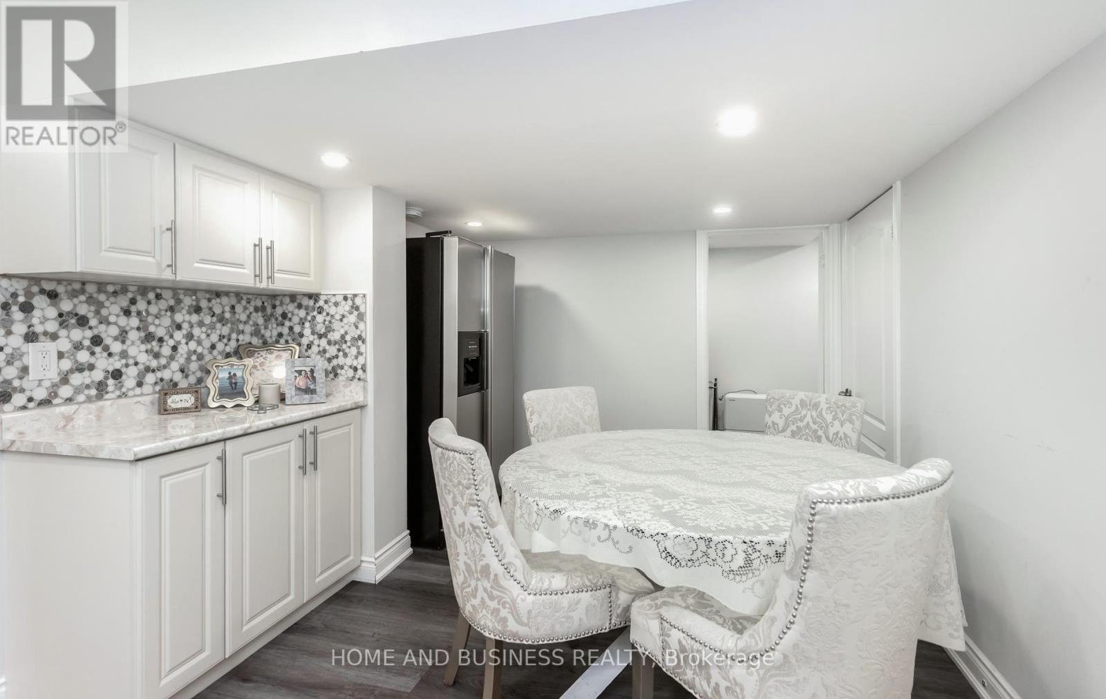 1335 Mississauga Road, Mississauga, ON - Indoor Photo Showing Dining Room