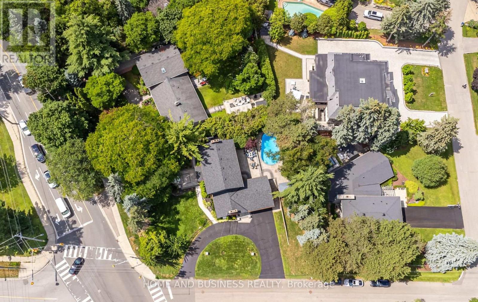 1335 Mississauga Road, Mississauga, ON - Outdoor With View