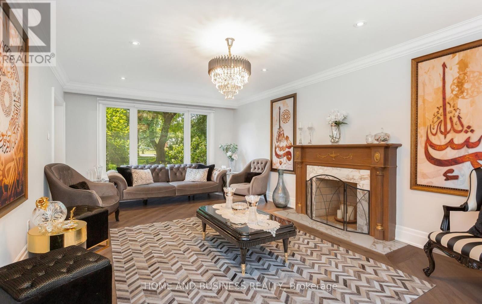 1335 Mississauga Road, Mississauga, ON - Indoor Photo Showing Living Room With Fireplace