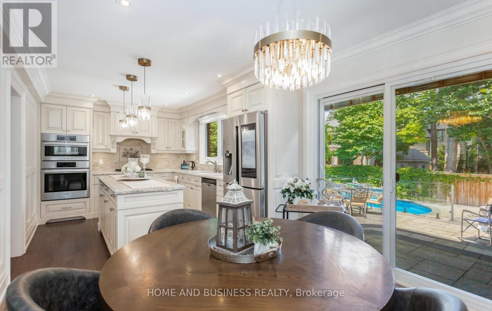 1335 Mississauga Road, Mississauga, ON - Indoor Photo Showing Dining Room