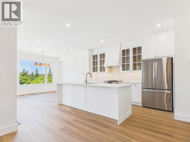 4835 Lesley Cres, Powell River, BC - Indoor Photo Showing Kitchen With Upgraded Kitchen