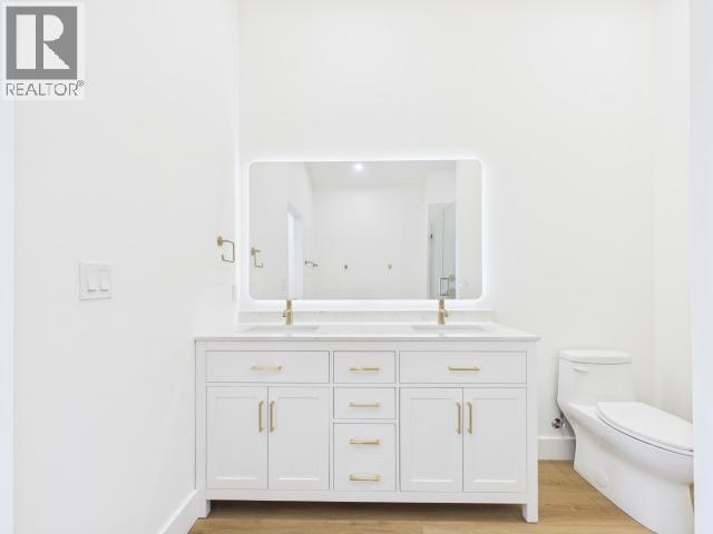 4835 Lesley Cres, Powell River, BC - Indoor Photo Showing Bathroom